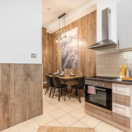 Next To New York Palace Center Apartment, 2bedrooms,2ac,metro 1 Min Lejlighed Budapest