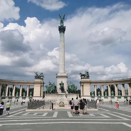 Lägenhet Next To New York Palace Center 2 *