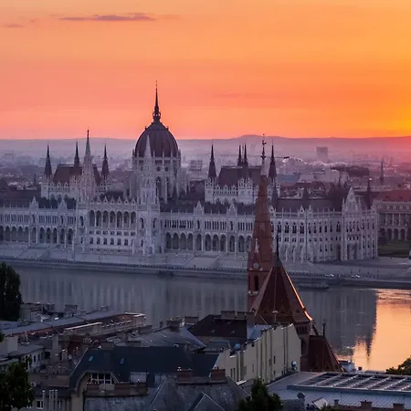 Next To New York Palace Center Apartment, 2bedrooms,2ac,metro 1 Min Lejlighed Budapest