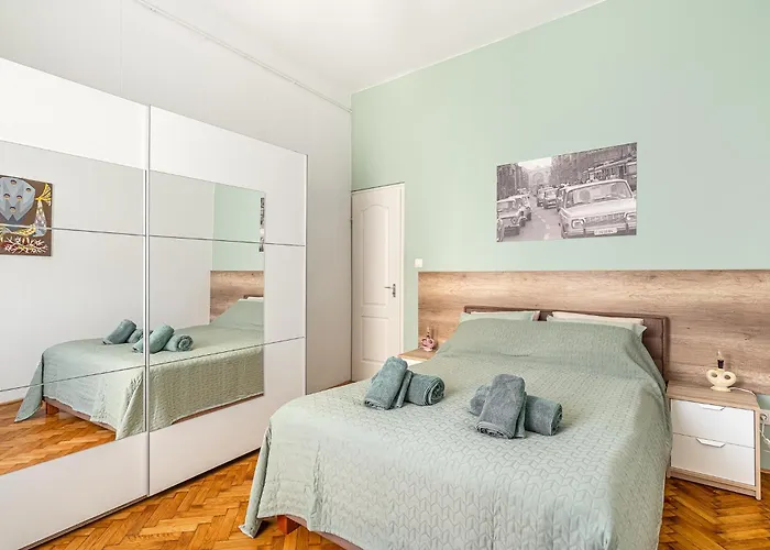 Next To New York Palace Center Apartment, 2bedrooms,2ac,metro 1 Min شقة بودابست